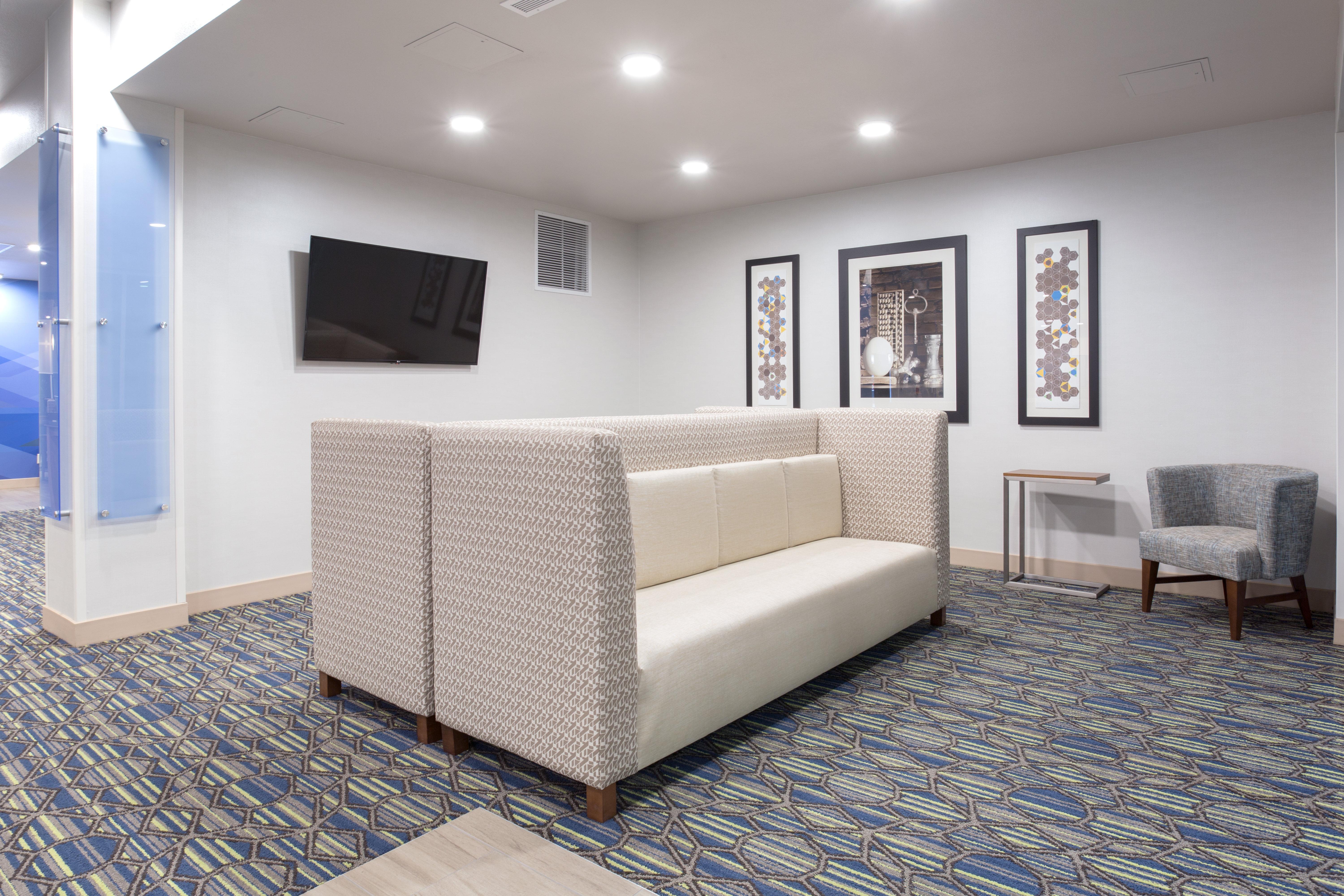 Holiday Inn Express & Suites Lincoln I - 80 By Ihg Exterior foto