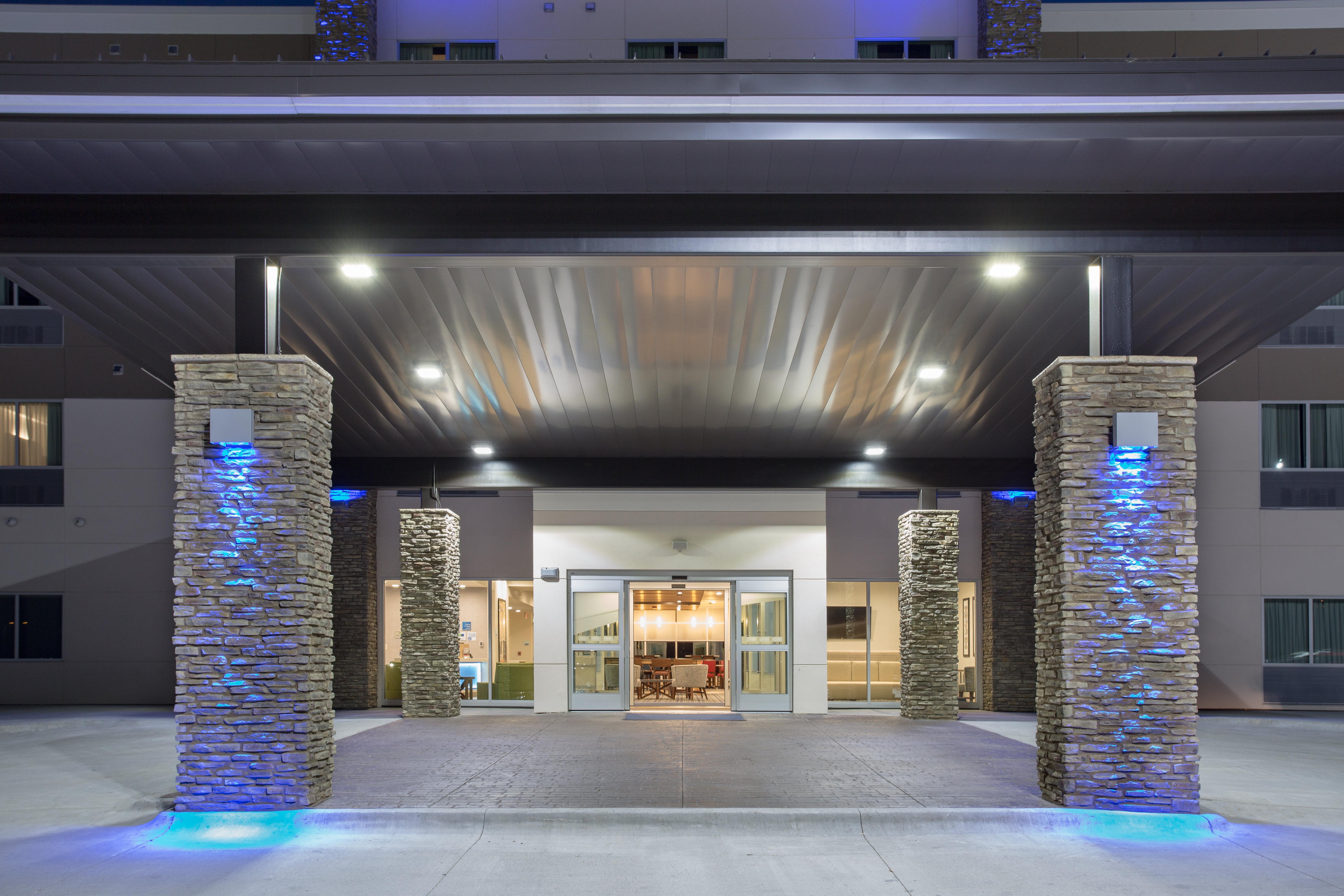 Holiday Inn Express & Suites Lincoln I - 80 By Ihg Exterior foto