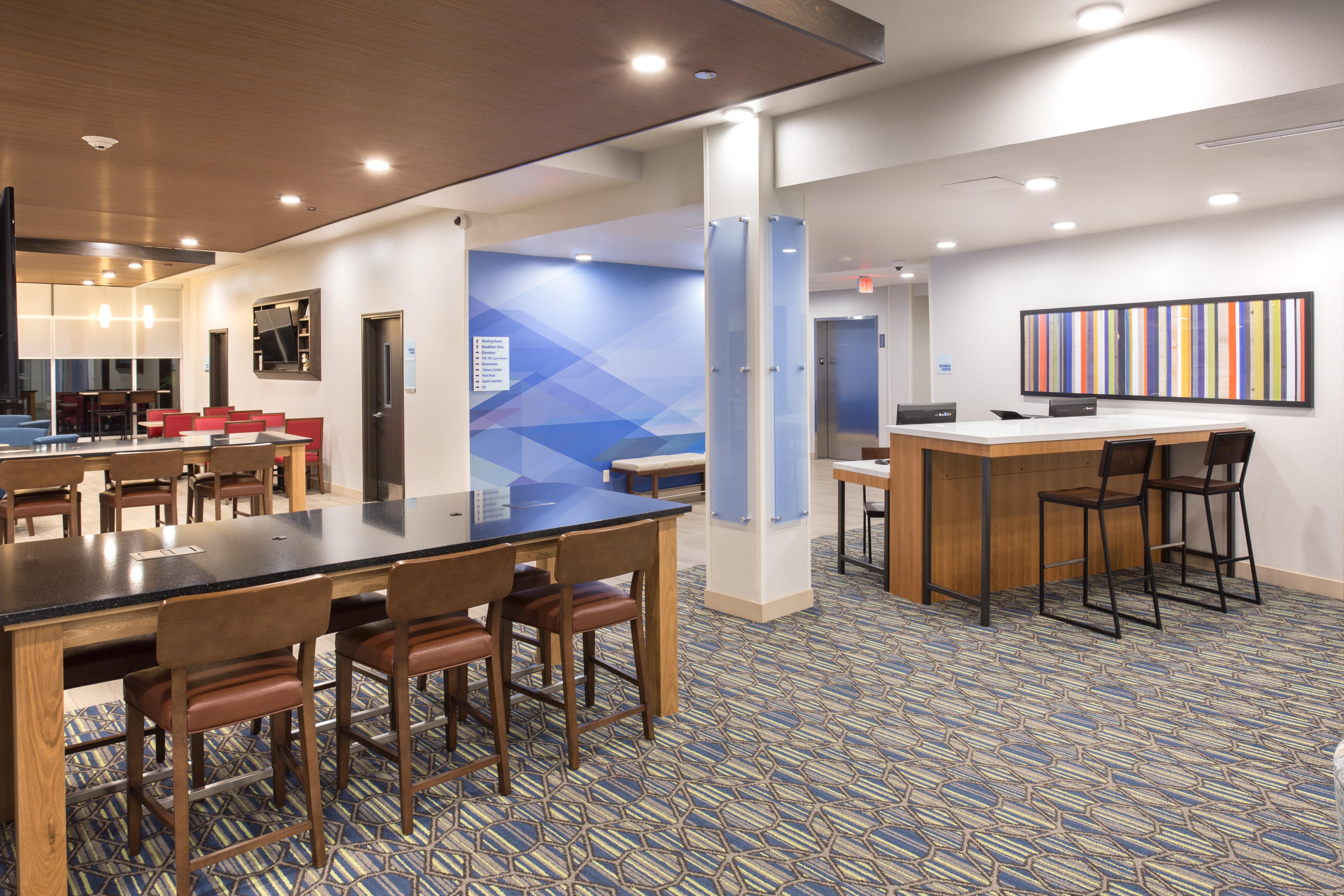 Holiday Inn Express & Suites Lincoln I - 80 By Ihg Exterior foto